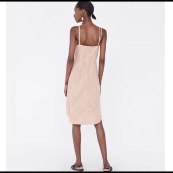 Zara   - Picture 8 of 16